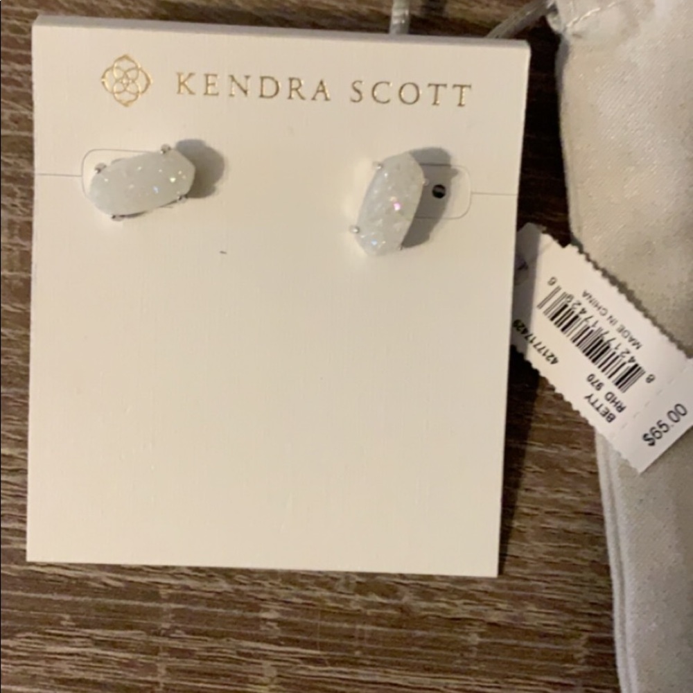 authentic kendra scott earrings